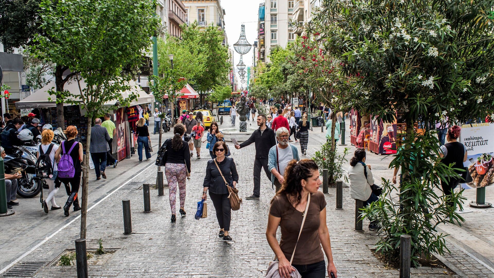 More information about "Η Ερμού ο 15ος ακριβότερος εμπορικός δρόμος στον κόσμο με €3.480 / τ.μ."